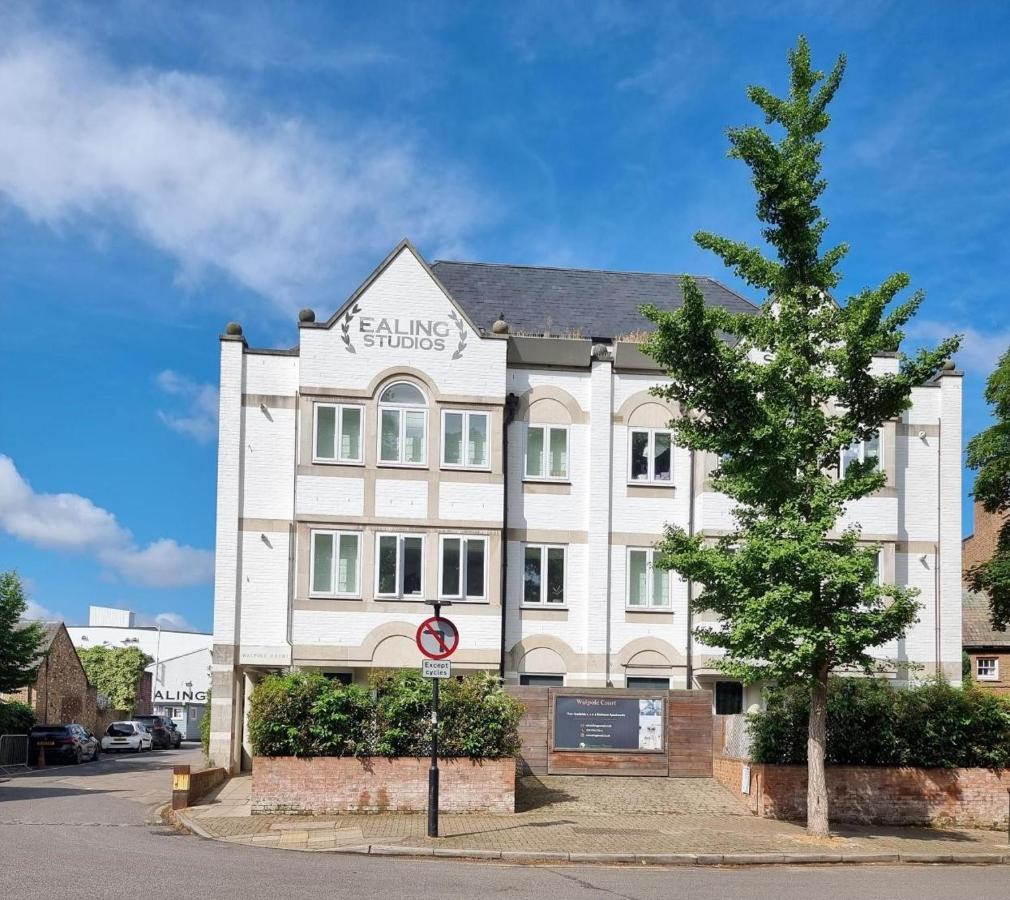 Roomspace Serviced Apartments- Walpole Court Ealing Eksteriør billede