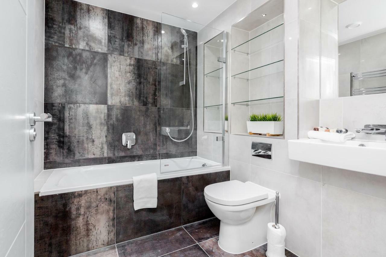 Roomspace Serviced Apartments- Walpole Court Ealing Eksteriør billede