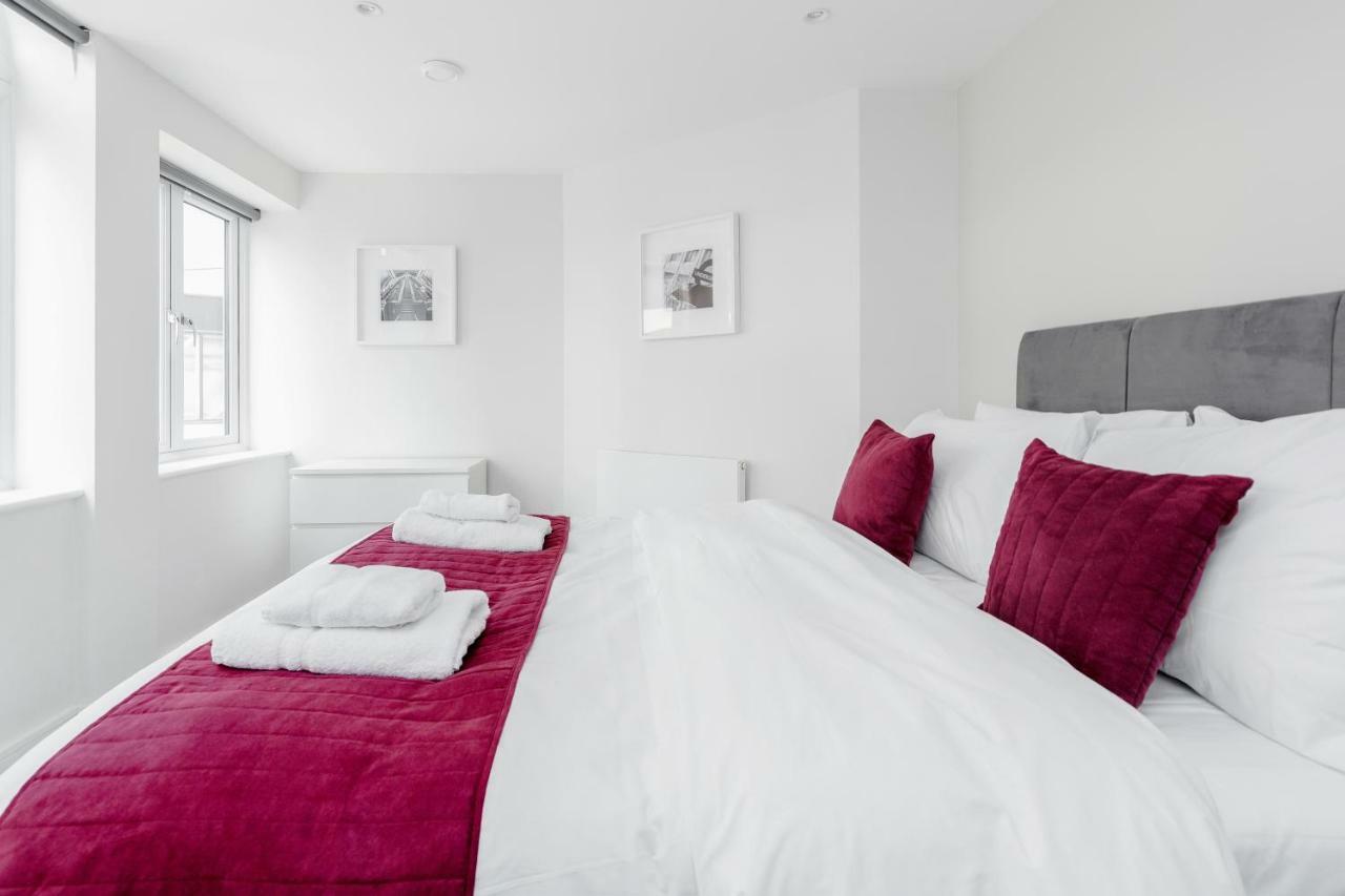 Roomspace Serviced Apartments- Walpole Court Ealing Eksteriør billede