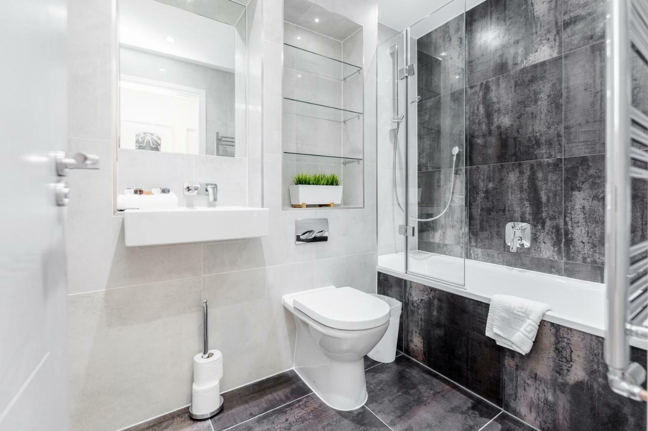 Roomspace Serviced Apartments- Walpole Court Ealing Eksteriør billede